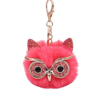 Porte-clés en forme de hibou en cristal multicolore pelucheux pendentif en fausse fourrure avec yeux en métal porte-clés en peluche