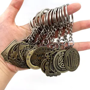 Bán Buôn Câu Lạc Bộ Bóng Đá Logo 3D Kẽm Hợp Kim Keychain Bóng Đá Fan Lưu Niệm Quà Tặng Tùy Chỉnh Châu Âu Của Giải Đấu Bóng Đá Câu Lạc Bộ Keyring - Product Image 1