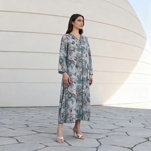 Abaya de Poliéster con Estampado de Lujo para Mujeres Musulmanas - Vestido Elegante Personalizado con Nuevo Diseño, Proveedor Mayorista de Moda - Product Image 4
