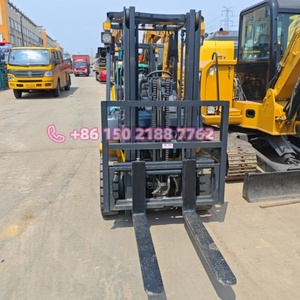 Gebruikte <span class=keywords><strong>Komatsu</strong></span> Originele Japan Vorkheftruck 30 Ton Diesel Fd300 Fd150 Vorkheftruck Diesel Goede Staat Voor Verkoop - Product Image 4