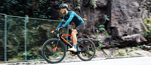 Bicicleta de Carretera Aerodinámica Moderna con Cuadro de Carbono, Estilo E-Bike para Viajes Urbanos, Ciclismo Fitness, Bicicleta de Rendimiento Confiable - Product Image 6