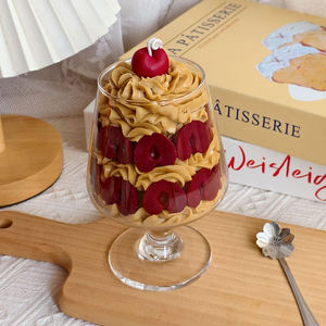<span class=keywords><strong>Bougie</strong></span> en forme <span class=keywords><strong>de</strong></span> parfait à la cerise en gros, <span class=keywords><strong>bougie</strong></span> parfumée au dessert en cire <span class=keywords><strong>de</strong></span> soja mignonne pour la décoration <span class=keywords><strong>de</strong></span> la <span class=keywords><strong>maison</strong></span>, cadeau pour la fête des mères, mariage, fête d'anniversaire - Product Image 4