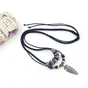 Collana con ciondolo Vintage moda collana con catena lunga in rilievo di ematite vichinga per uomo - Product Image 2