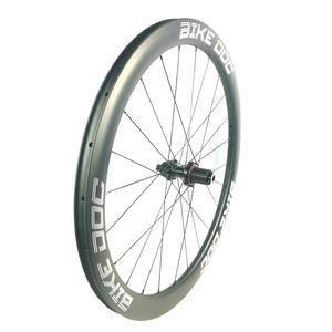 Pneu de bicyclette de <span class=keywords><strong>route</strong></span> en Fiber de <span class=keywords><strong>carbone</strong></span> 700C, <span class=keywords><strong>roue</strong></span> de bicyclette <span class=keywords><strong>pas</strong></span> <span class=keywords><strong>cher</strong></span>, 700C, pneu tubulaire - Product Image 6