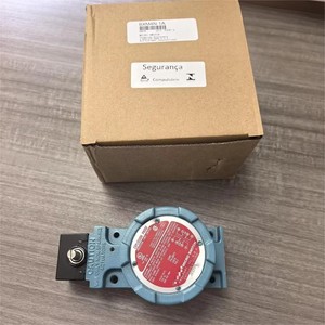 Interrupteur de fin de course DPDT BXM4N-1A neuf, 10A, IP67, 120V, bornes à vis, livraison rapide - Product Image 3