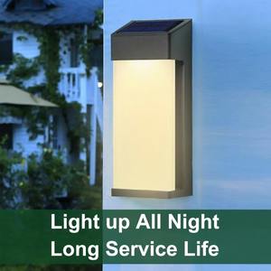 Lámpara de Pared de Alta Luminosidad IP44 Impermeable con Carga Automática y Sensor de Luz, Lámpara LED Solar para Jardín y Patio - Product Image 4