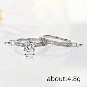 Set di Anelli per Coppia con Zirconi a Quattro Punte Rotondi per Donne, Elegante Gioiello di Moda per Matrimonio e Fidanzamento - Product Image 5