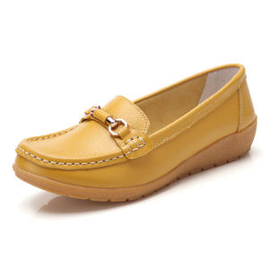 Mocassins en cuir personnalisés pour femmes, grande taille, <span class=keywords><strong>semelle</strong></span> souple absorbant la transpiration, chaussures plates confortables, mocassins pour femmes et mamans - Product Image 1