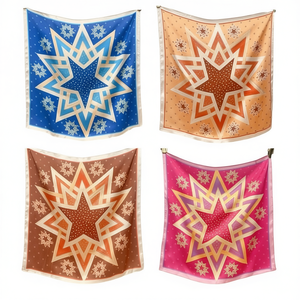 Foulard quadrato 70x70 cm con motivo a stella, accessorio moda per donna - Product Image 1