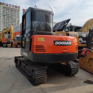 Miniexcavadora Usada Doosan DH55 de 5.5 Toneladas con Motor Isuzu Original para Proyectos Pequeños en Venta - Product Image 3