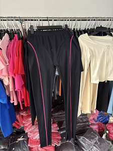 Fabricants de vêtements OEM T-shirt et <span class=keywords><strong>short</strong></span> repliables en <span class=keywords><strong>jersey</strong></span> de <span class=keywords><strong>coton</strong></span> personnalisés 2 pièces ensemble pour femmes vêtements de salon 2025 été - Product Image 3