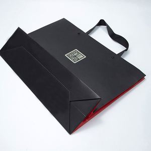 ถุงกระดาษของขวัญพิมพ์ลายสีสันหรูหราสำหรับงานขายปลีก บรรจุภัณฑ์แข็งแรงสำหรับงานแต่งงาน เครื่องประดับ เสื้อผ้า พร้อมโลโก้ของคุณเอง - Product Image 4