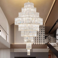 Lustre en cristal classique de luxe à plusieurs niveaux en forme de pyramide pour hall d'hôtel, design haut de gamme pour atrium, lampe suspendue pour projet d'hôtel, escalier ou villa