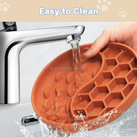 Benutzer definierte Hund Slow Food Feeder Schüssel Silikon Fisch Pool Pet Lick Mat mit Wabe