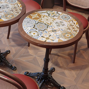 Table carrée à motifs style bohème, fauteuil en noyer massif avec coussin vert et dossier floral, petite suite de salon pour café - Product Image 4