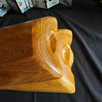 Handgesneden decoratieve schaal van massief hout, handgemaakte houten fruitschaal voor op tafel