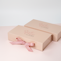 Boîte cadeau de cheesecake haut de gamme avec logo de marque personnalisé, poignée en ruban, fermeture magnétique, finition mate, pour gâteaux sucrés et desserts, adaptée aux aliments