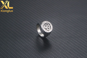 Anillo Vintage de Oro de 10K con Circonita y Baño de Oro de 18K, Diseño Creativo de Gota de Aceite Triangular, Estilo Hiphop para Fiestas o Regalos - Product Image 5