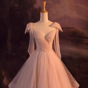 Vestido de Noche Elegante Rosa Personalizado, Escote en V, Espalda Descubierta, Vestido de Graduación con Capas, Corte en A, con Botones en la Espalda, Vestido de Gala 2025 - Product Image 3