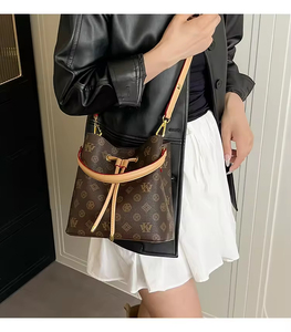 Bolso Tote Casual de Moda para Mujer, Cierre Abierto, Correa Desmontable, Material de PU Impermeable, Bolso de Lujo para Uso Diario en la Oficina - Product Image 2