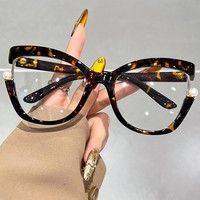 Lunettes de soleil œil de chat pour femme, monture rose écaille surdimensionnée, décorées de perles, verres transparents, bicolores, style rétro, pour l'extérieur