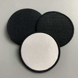 3 "tondino subliminale toppa bianco 3" cerchio e 2 "x 3" bianco macchie vuote bordi neri e gancio e anello di fissaggio sul retro - Product Image 3