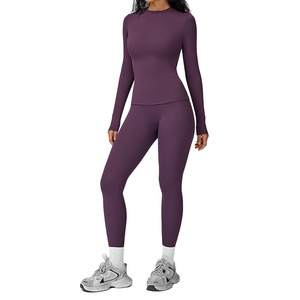 Completo Sportivo Personalizzato da <span class=keywords><strong>Donna</strong></span>: <span class=keywords><strong>T</strong></span>-<span class=keywords><strong>Shirt</strong></span> a Maniche Lunghe e Pantaloni a Zampa a Vita Alta con Controllo Pancia - Product Image 2