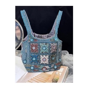 Sac à main brodé et perlé fait main, le plus vendu, pour femmes, idéal pour le quotidien et les soirées, disponible à la vente - Product Image 1