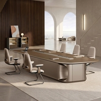 Bureau de direction en bois doré sur mesure, grand bureau moderne de luxe, table de conférence exécutive pour projet de bureau