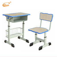 Chaise d'Étudiant Réglable en Bois avec Design Moderne et Panier à Livres Intégré Sous le Bureau pour les Salles de Classe Scolaires