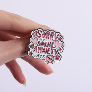 Broche de esmalte con la frase 'Lo siento, mi ansiedad social dice que no', para introvertidos, insignia de solapa, joyería, regalo, venta al por mayor - Product Image 4