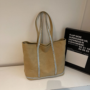 <span class=keywords><strong>Sac</strong></span> fourre-tout sophistiqué, polyvalent et de grande capacité pour femmes exigeantes ; <span class=keywords><strong>Sac</strong></span> à bandoulière ou <span class=keywords><strong>sac</strong></span> à main élégant. - Product Image 3