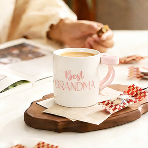 Tasses à café en céramique avec logo personnalisé, motif papillon, tasse en porcelaine pour le meilleur cadeau de la fête des grands-mères - Product Image 1