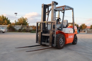 하이 퀄리티 1 톤 2 톤 2.5 톤 3 톤 디젤 지게차 농장 사용자 정의 전기/거친 지형 스태커 포크 트럭 지게차 - Product Image 3