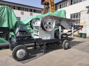 Concasseur à mâchoires mobile à faible consommation d'énergie et prix compétitif avec moteur et roulement, capacité 50-60t/h, certifié CE pour les déchets miniers et de construction - Product Image 2