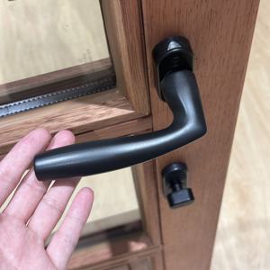 Puerta de madera maciza <span class=keywords><strong>exterior</strong></span> de alta calidad personalizada, diseños modernos, puerta de madera arqueada Meranti <span class=keywords><strong>con</strong></span> vidrio <span class=keywords><strong>para</strong></span> casas - Product Image 4