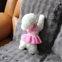 Pull tricoté léger et lavable pour petits chiens et chats, motif cœur brodé thème amour Nouvel An, style classique moderne et mignon, vente en gros