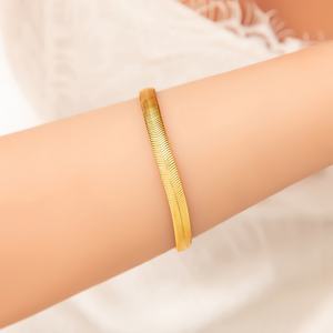 Pulsera de Moda para Mujer en Oro de 18K y Acero Inoxidable, Pulsera con Dijes de Alta Gama para Aniversarios, Estilo Cadena y Eslabones - Product Image 2