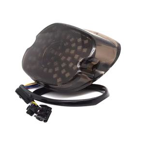 Feu arrière LED fumé Dyno Sportster 883 1200 Road King avec clignotants et feux de freinage pour systèmes de carrosserie de moto - Product Image 3