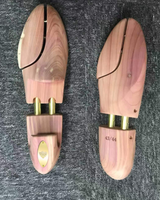 Arbre à chaussures en cèdre rouge américain naturel Personnaliser l'arbre à chaussures en bois pour l'hôtel