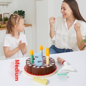 Ensemble <span class=keywords><strong>de</strong></span> <span class=keywords><strong>cuisine</strong></span> en bois interactif pour enfants avec bougie numérique et simulation <span class=keywords><strong>de</strong></span> gâteau coupe scène <span class=keywords><strong>d</strong></span>'<span class=keywords><strong>anniversaire</strong></span> jouet - Product Image 3