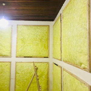 <span class=keywords><strong>Laine</strong></span> <span class=keywords><strong>de</strong></span> <span class=keywords><strong>verre</strong></span> ignifuge certifiée pour l'exportation mondiale, 1200*600mm 50mm, insonorisation et isolation thermique pour bâtiments - Product Image 2