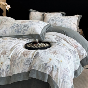 Elegante Juego <span class=keywords><strong>de</strong></span> <span class=keywords><strong>Cama</strong></span> <span class=keywords><strong>de</strong></span> Terciopelo Lácteo con Estampado Floral Pastel, Kit <span class=keywords><strong>de</strong></span> Funda Nórdica <span class=keywords><strong>de</strong></span> Vellón Coral Suave y Agradable para la Piel con Borde Ancho - Product Image 2