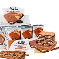 Gaufrettes décontractées, biscuits superposés, gaufrettes sandwich au chocolat au lait, aliments pratiques