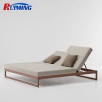 Chaise longue moderne simple ou double pour hôtel et complexe hôtelier avec coussin, résistante aux UV, structure en aluminium durable, mobilier de piscine