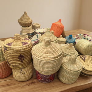 ตะกร้าสานไม้ไผ่หลากสีทำมือพร้อมฝาปิด งานฝีมือพื้นบ้าน วัสดุธรรมชาติ ของตกแต่งบ้าน ของที่ระลึก - Product Image 3