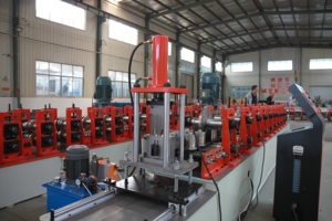 מכונת עיצוב גלילים לדלתות מתכת איכותיות של GuangChi עם מנוע PLC, מיסב, 15 קילוואט, 380 וולט, עובי 0.5-0.8 מ\\\"מ - Product Image 5