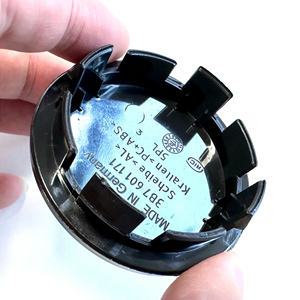 56mm 62mm 65mm capuchon de moyeu de roue de voiture couvercle de <span class=keywords><strong>jante</strong></span> capuchon central pour <span class=keywords><strong>VW</strong></span> Polo GOLF Sagitar Jetta Bora Lavida Tiguan Passat Santana - Product Image 1