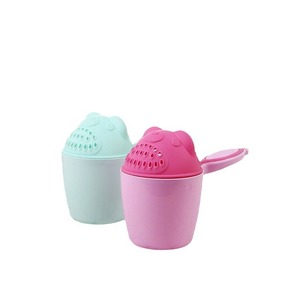 Venta directa de fábrica Taza de oso para niños Cuchara de agua Elegante tazón de baño para bebé para champú Productos de baño para bebé al por mayor - Product Image 4