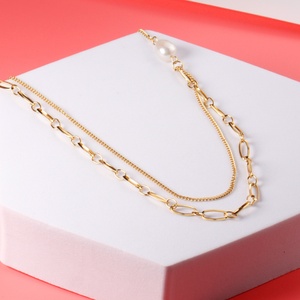 Collar de Cadena Doble con Colgante de Acero Inoxidable Chapado en Oro de 18k para Mujer - Product Image 4